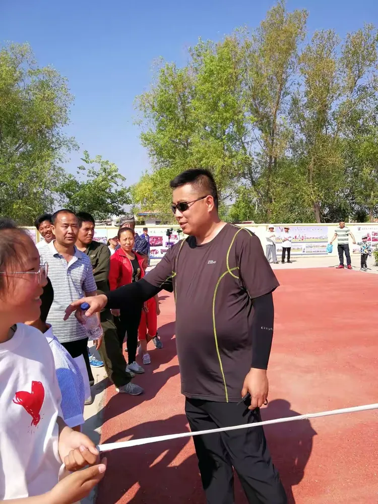 爱游戏娱乐包含训练课后体能课后，马德里竞技临场应变备战NBA季后赛，赛场秩序良好，医务组通报恢复的词条